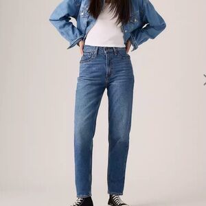 ❤️SOLD❤️ Women’s Levi’s Premium 80’s Mom Jeans in Dark Stonewash 18W